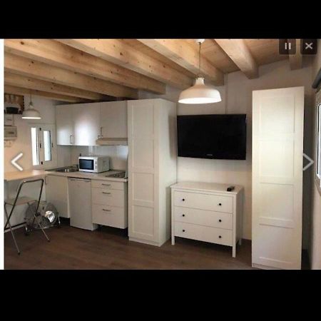 바르셀로나 Mini Piso Con Escaleras 아파트 외부 사진